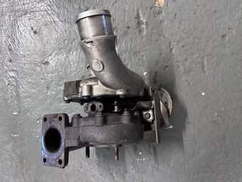 Opel Signum Vectra  3.0CDTi Turbo  a příslušenství motoru - 8