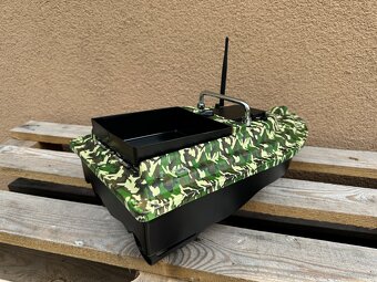 Nová zavážecí loď s GPS, českým návodem a silnou baterií - 8