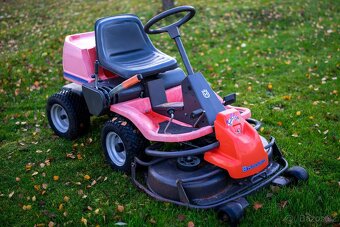 Zahradní rider Husqvarna Top stav první majitel servisovaná - 8