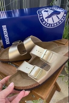 Dámské zlaté pantofle Birkenstock 38 - 8