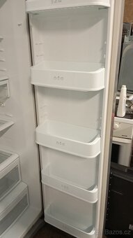Americká lednice LG - 8