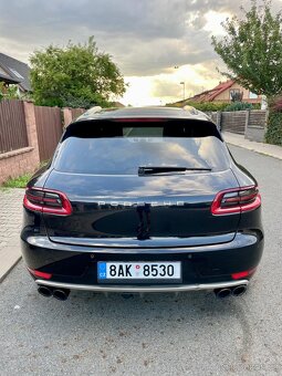 Porsche Macan Turbo 3.6 BENZIN 294KW NOVÁ STK / TAŽNÝ - 8