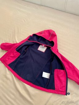 Tmavě růžová softshellová dívčí bunda s fleesem vel. 98 - 8