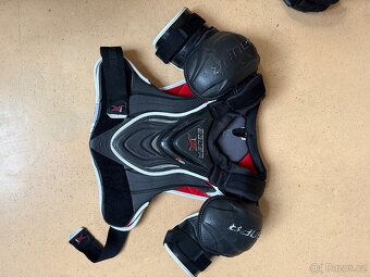 Hokejová výstroj (i jednotlivě) 176-188cm za 8000Kč - 8