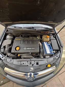 Opel Astra Gtc - 8