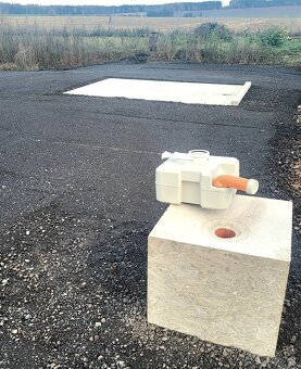 Parkovací místo dodávka karavan obytné auto technika - 8