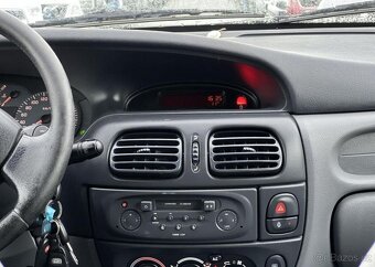 Renault Mégane 1.4i 16v KLIMA DVĚ SADY KOL manuál 70 kw - 8