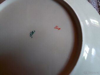 PĚKNÝ STARÝ PORCELÁNOVÝ JÍDELNÍ SERVIS - 8