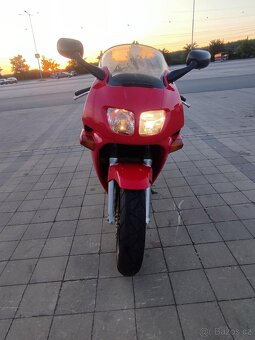 Honda VFR 750 72Kw A2 - 8