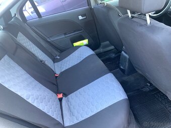 Ford Mondeo MK3 2001 2.0TDDI - 8