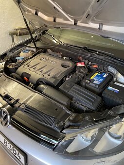 VW GOLF 6 2.0 TDI 103kw 4x4 Highline - 8