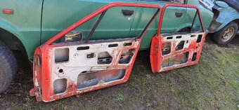 Prodam dveře na skodu Rapid /Garde - 8