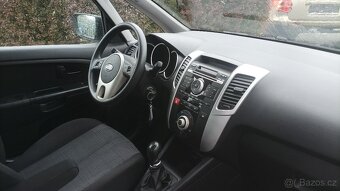 Kia Venga - 8