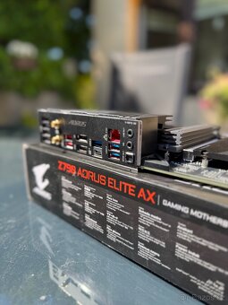 GIGABYTE Z790 AORUS ELITE AX - 8