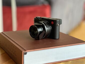LEICA D-LUX 8 - 8