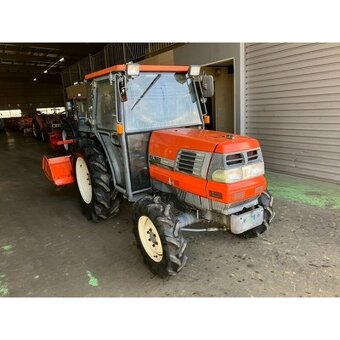 Malotraktor Kubota s kabinou - 8