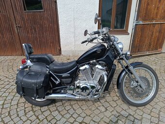 Suzuki Intruder VS 600 - 8