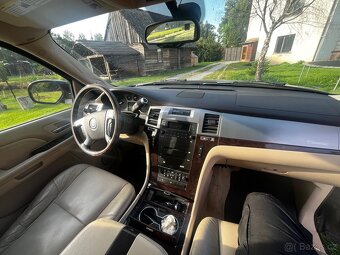 Cadillac escalade III - 8