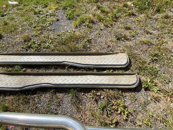 SSANGYONG MUSSO - PŘEDNÍ OCHRANNÝ RÁM A NÁŠLAPY COBRA - 8