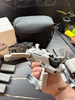 Dron DJI mini 2 Fly More Combo - 8