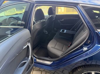 Hyundai i40 1,6crdi 100kw 2019 - 8
