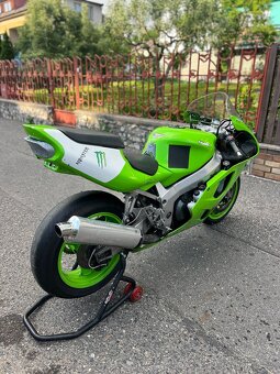 Kawasaki zx7r - 8