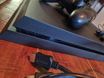Playstation 4 1TB - 8