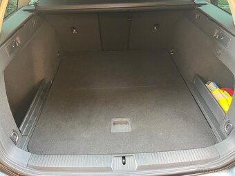 VW Passat Variant 2.0TDI 140kW DSG 4x4 4Motion | 2016 - 8