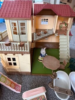 Sylvanian Family dum, strom, bus - 8