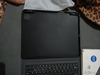 Pouzdro na tablet s klávesnicí Apple iPad Pro 12,9 
5 (2) - 8