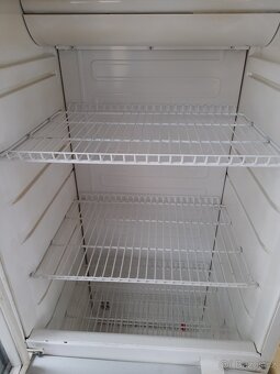 Prosklená lednice na nápoje - 8