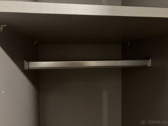 Šatní skříň - 8