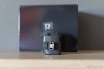 Canon EOS R - 8