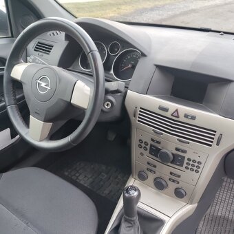 Opel Astra, 1.9CDTI,KRÁSNÁ,SERVISKA,VÝBAVA - 8