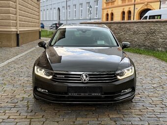 VOLKSWAGEN PASSAT 2.0TDI 176kW 4x4 • VIRTUAL • HUD • FULL - 8