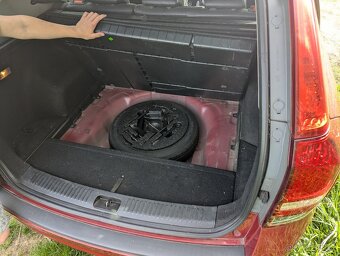 Kia Ceed SW RV 2010 - 8