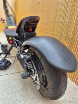 KAABO MANTIS KING GT 60V/25,4Ah s tlumičem řízení a košíkem - 8