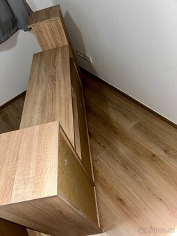 TV stolek EVETOFTE barva světlého dubu | TV Stand - 8