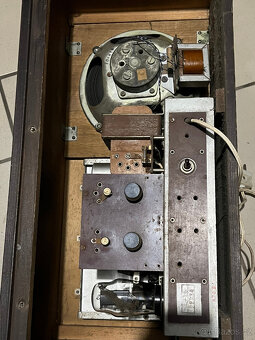 Prodám starožitné rádio zn. IMPERIAL LW 28 - 8