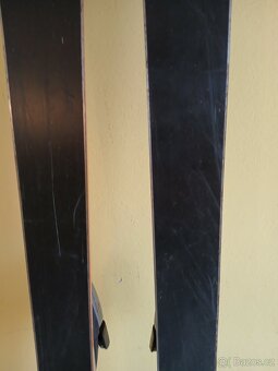 Sjezdové lyže Vülki - 8