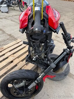 Ducati Monster 937ccm 82kw rv:2023/9 silně havarovaná - 8