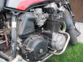 Honda CB900F BoľDor - 8