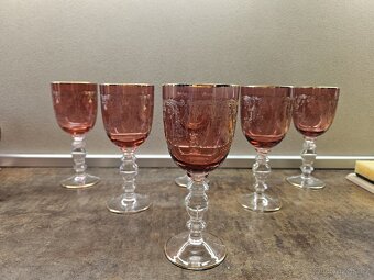 Skleněná souprava v růžové barvě - 8