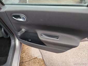 Renault Megane 1,6 i 16V - 8