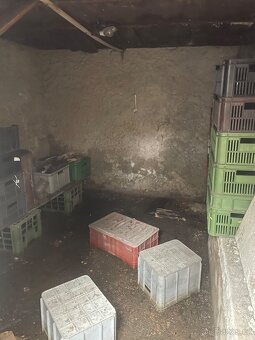 Prodám zahradu s dvěmi chatkami - 8