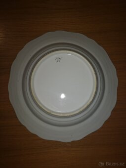 Porcelánové starodávné talíře - sada - 8
