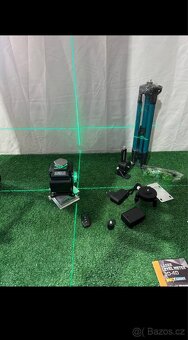 Samonivelační Laser 4x360° se stativem - 8