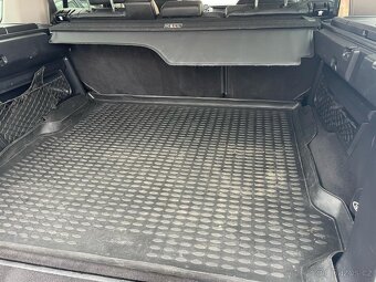Land Rover DISCOVERY 4 - 8