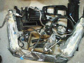 Díly Škoda 21-23 motor autom. přev. části karoserie - výřez - 8