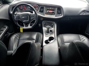 DODGE CHALLENGER SRT HELLCAT - 8